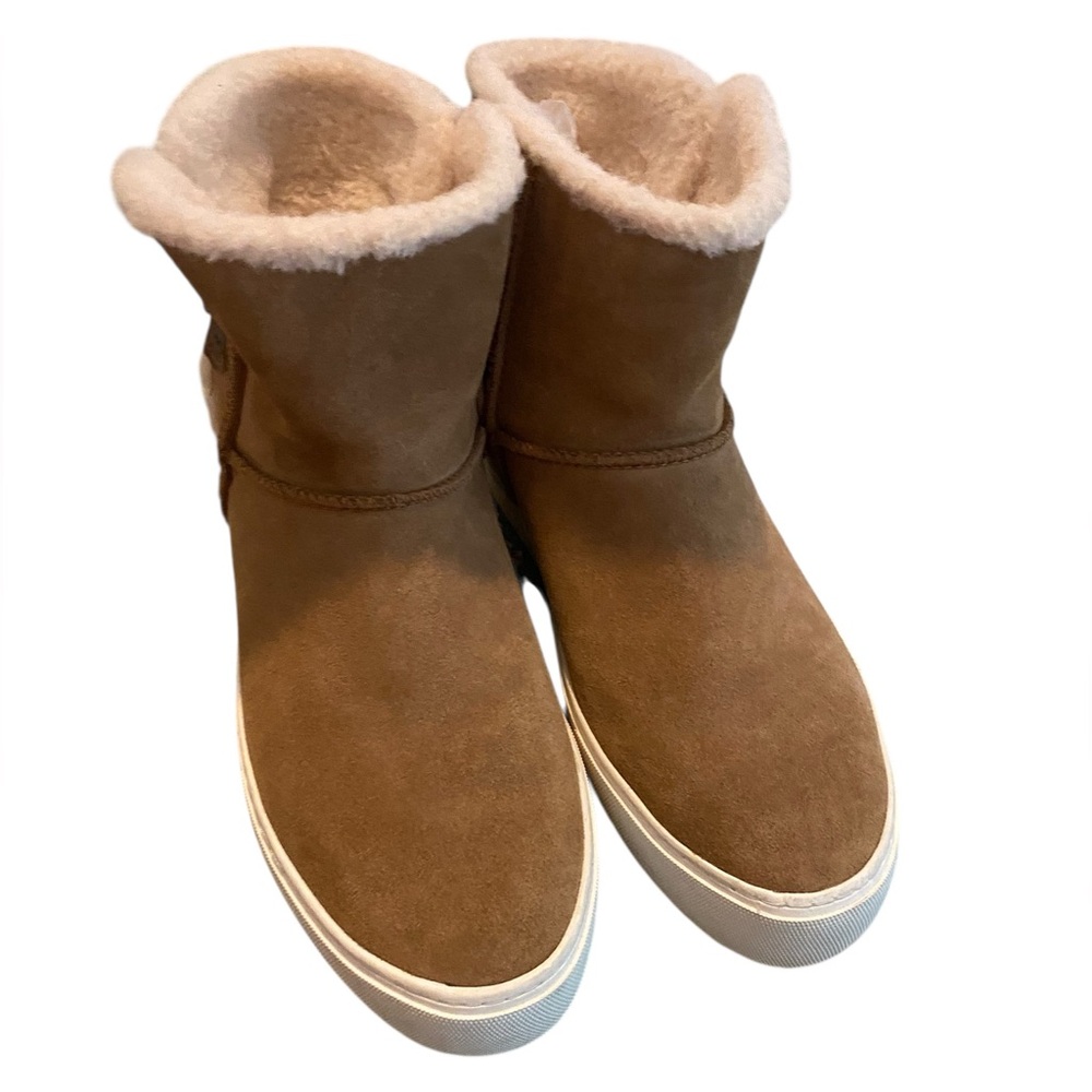 UGG Women’s Aika Suede Boots – Size 9.5 – Chestnut – Cozy Wool Lined